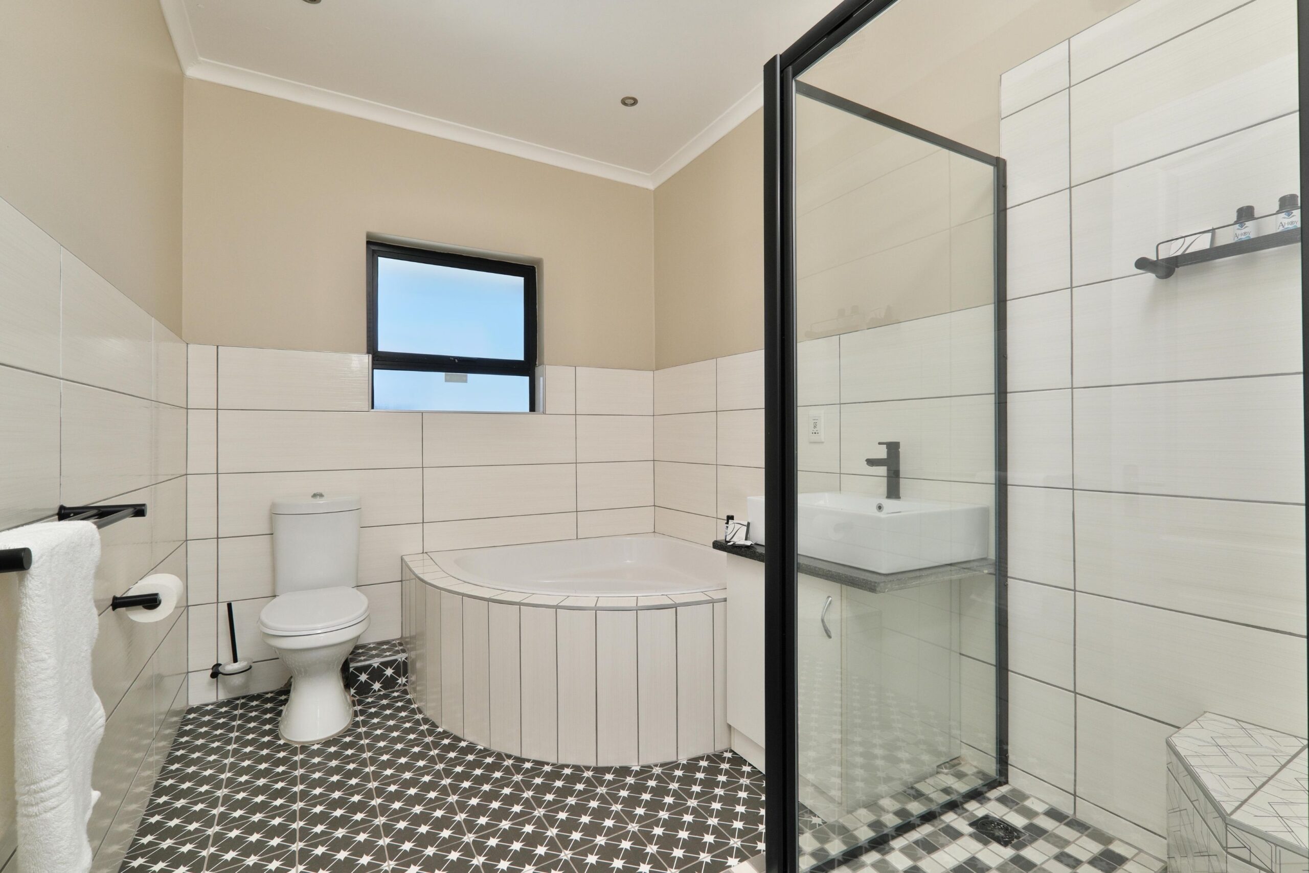 Titanic & Queen Elizabeth